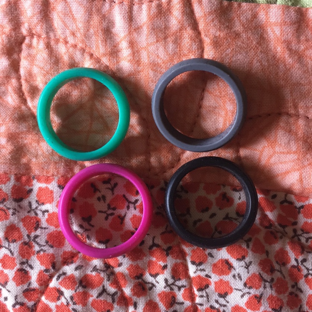 Silicon stretchy wedding rings size 8